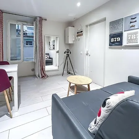 Montmartre Feutrier * פריז